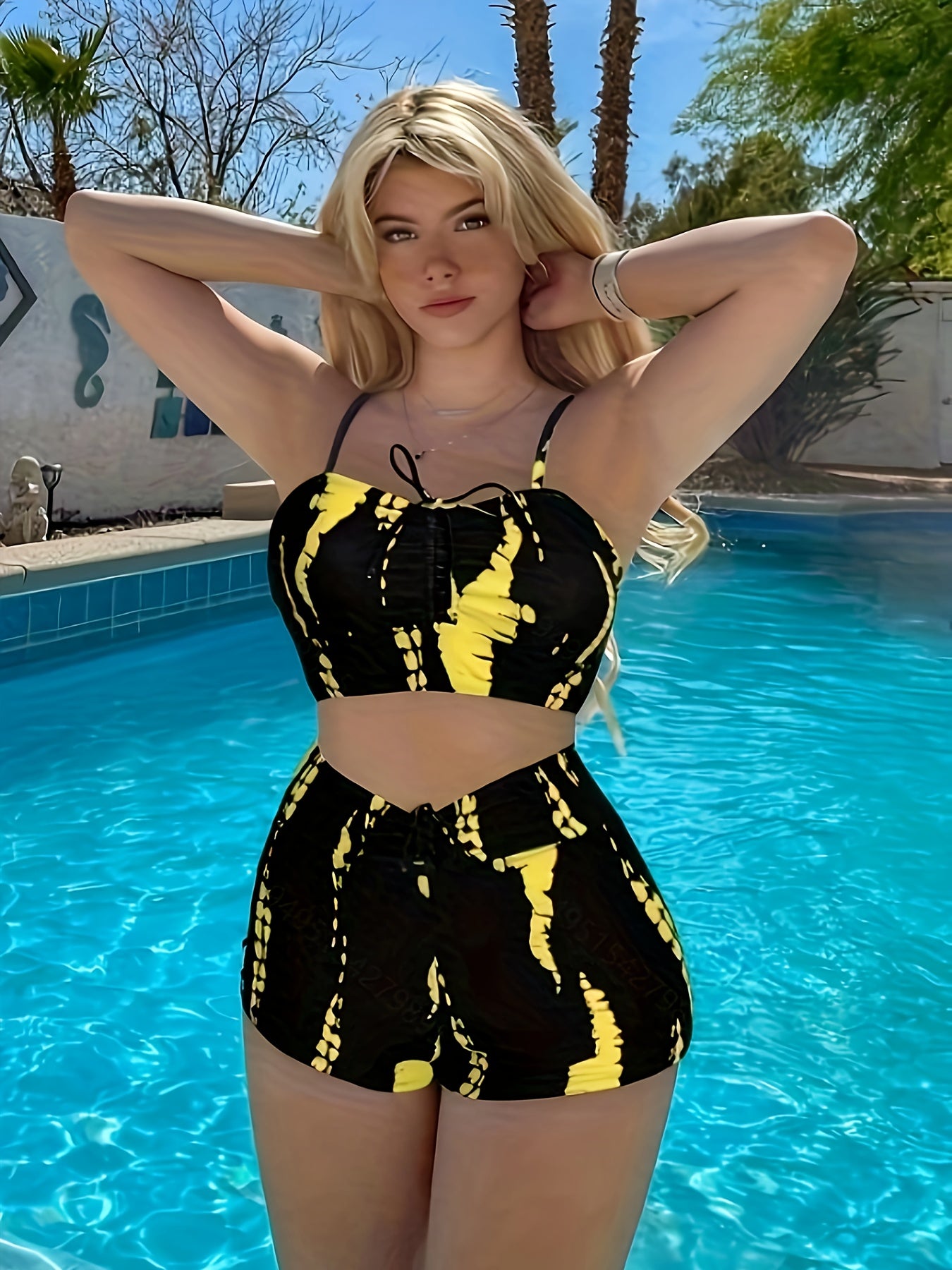 Bikini femme deux pièces imprimé – taille haute, bretelles réglables et tissu extensible pour un look estival flatteur