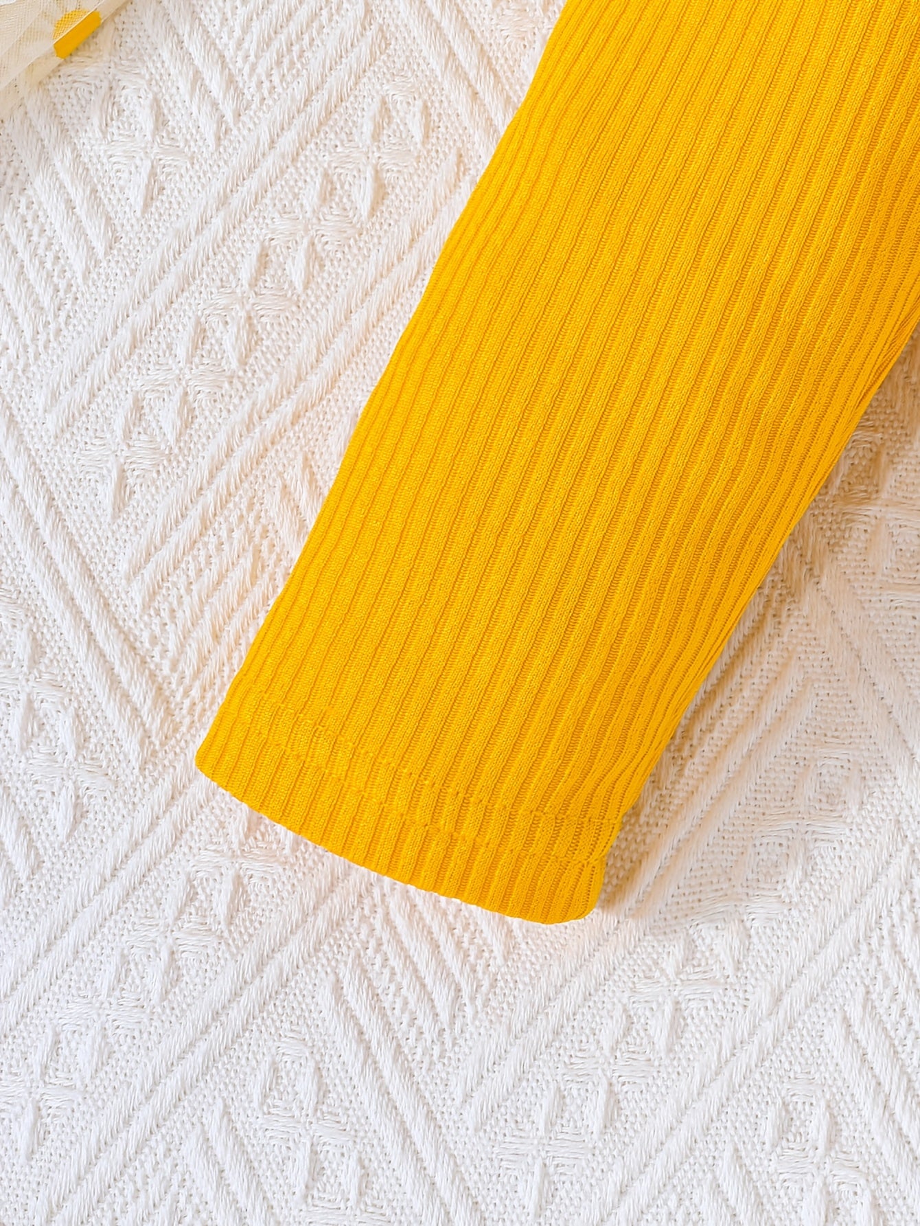 Robe fleurie pour fille avec cardigan uni à manches longues, parfaite pour la mi-saison
