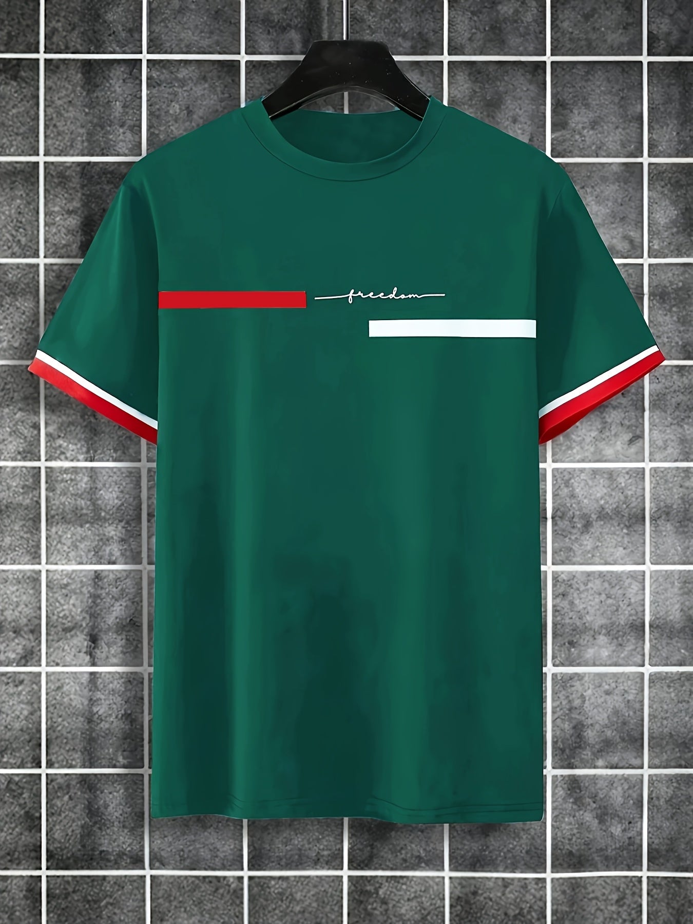 Col rond classique pour un confort optimal