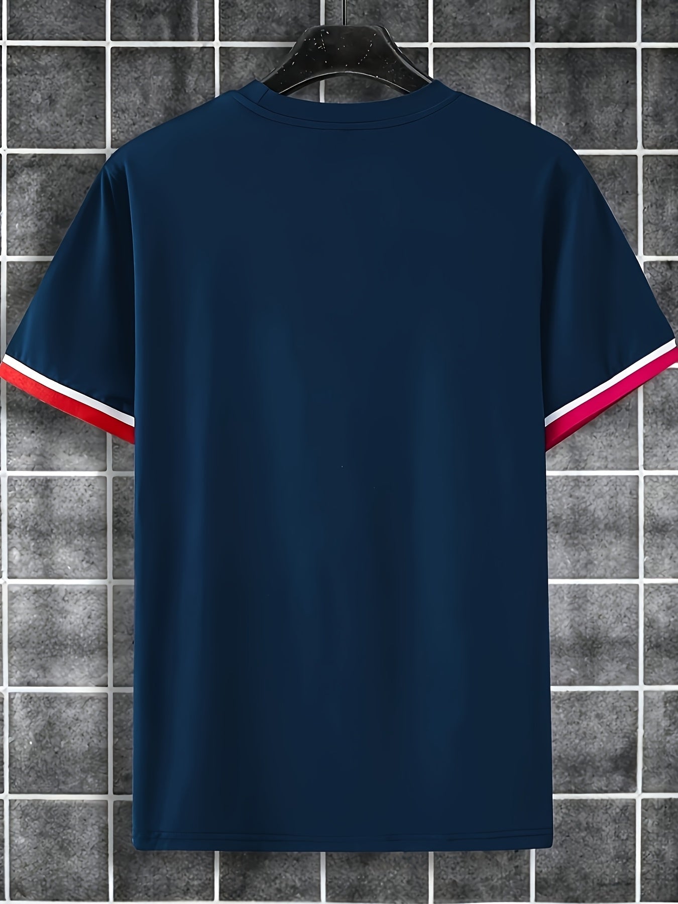 Col rond classique pour un confort optimal