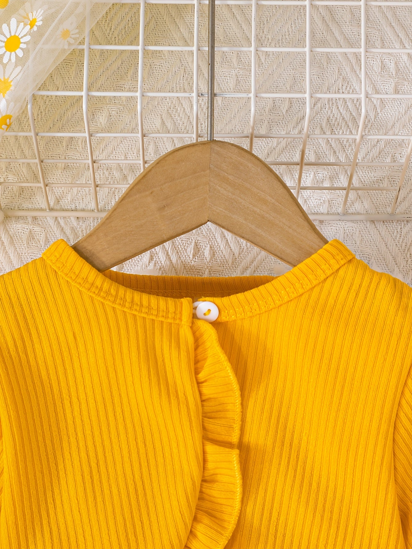 Robe fleurie pour fille avec cardigan uni à manches longues, parfaite pour la mi-saison
