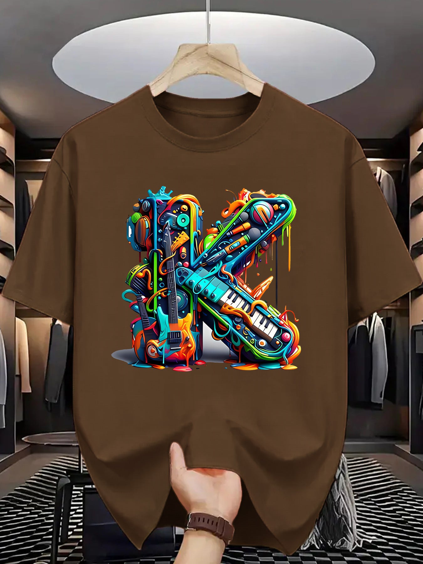 T-shirt homme à manches courtes avec imprimé graffiti coloré – style streetwear décontracté pour l'été

