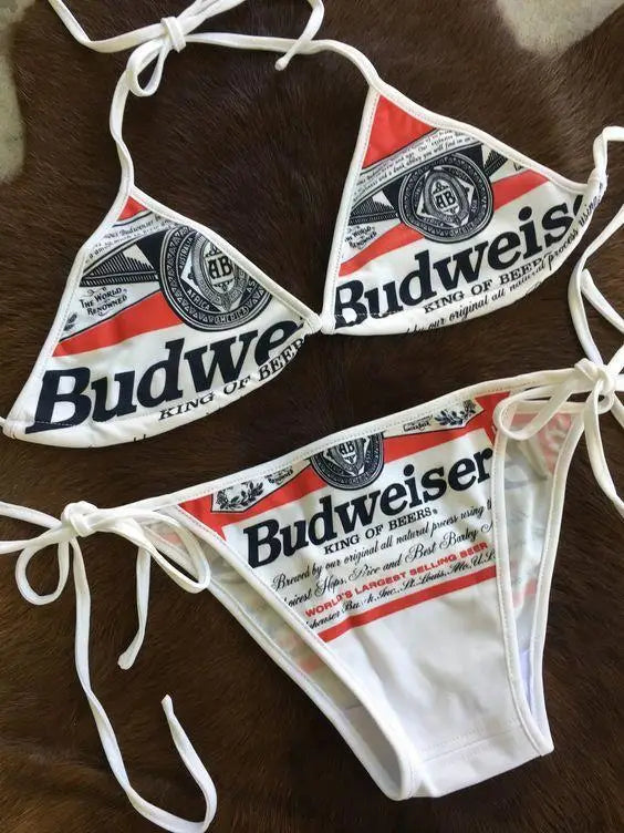 Maillot porté à la plage sous le soleil